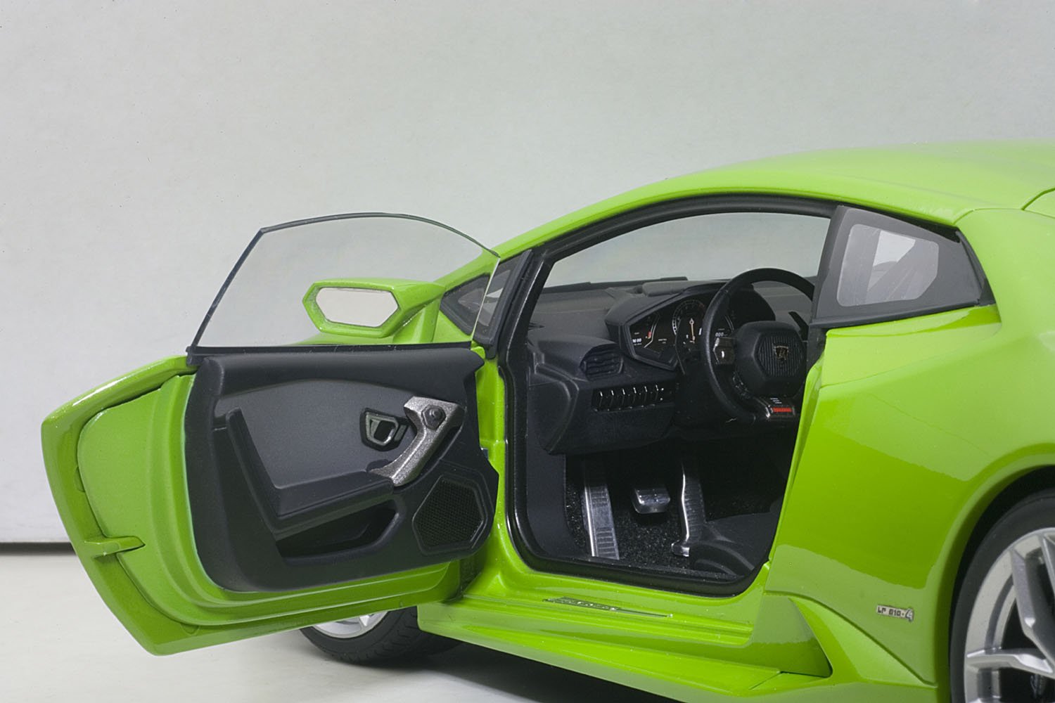 Amazon | AUTOart 1/18 ランボルギーニ ウラカン LP610-4 メタリック